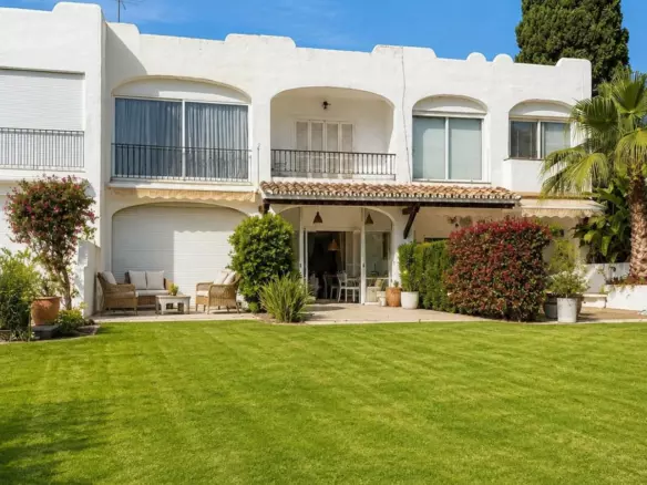 3-bedroom Town House In Marbella, Spain (117 M²)