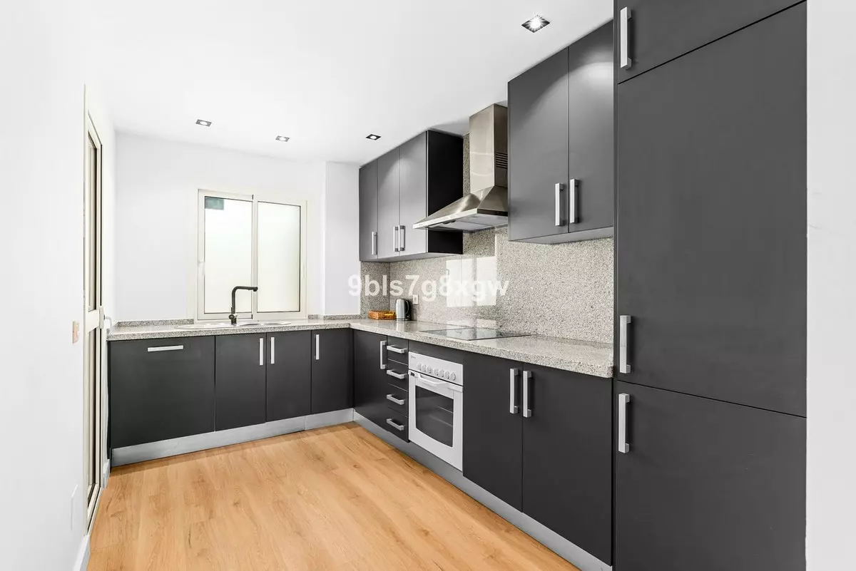 2-bedroom Apartment In Estepona, Spain (96 M²)