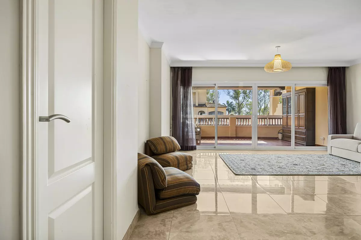 2-bedroom Apartment In Estepona, Spain (155 M²)