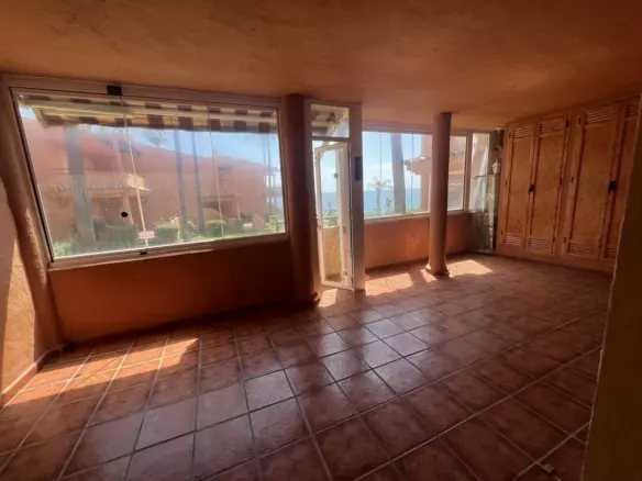 3-bedroom Apartment In Estepona, Spain (113 M²)