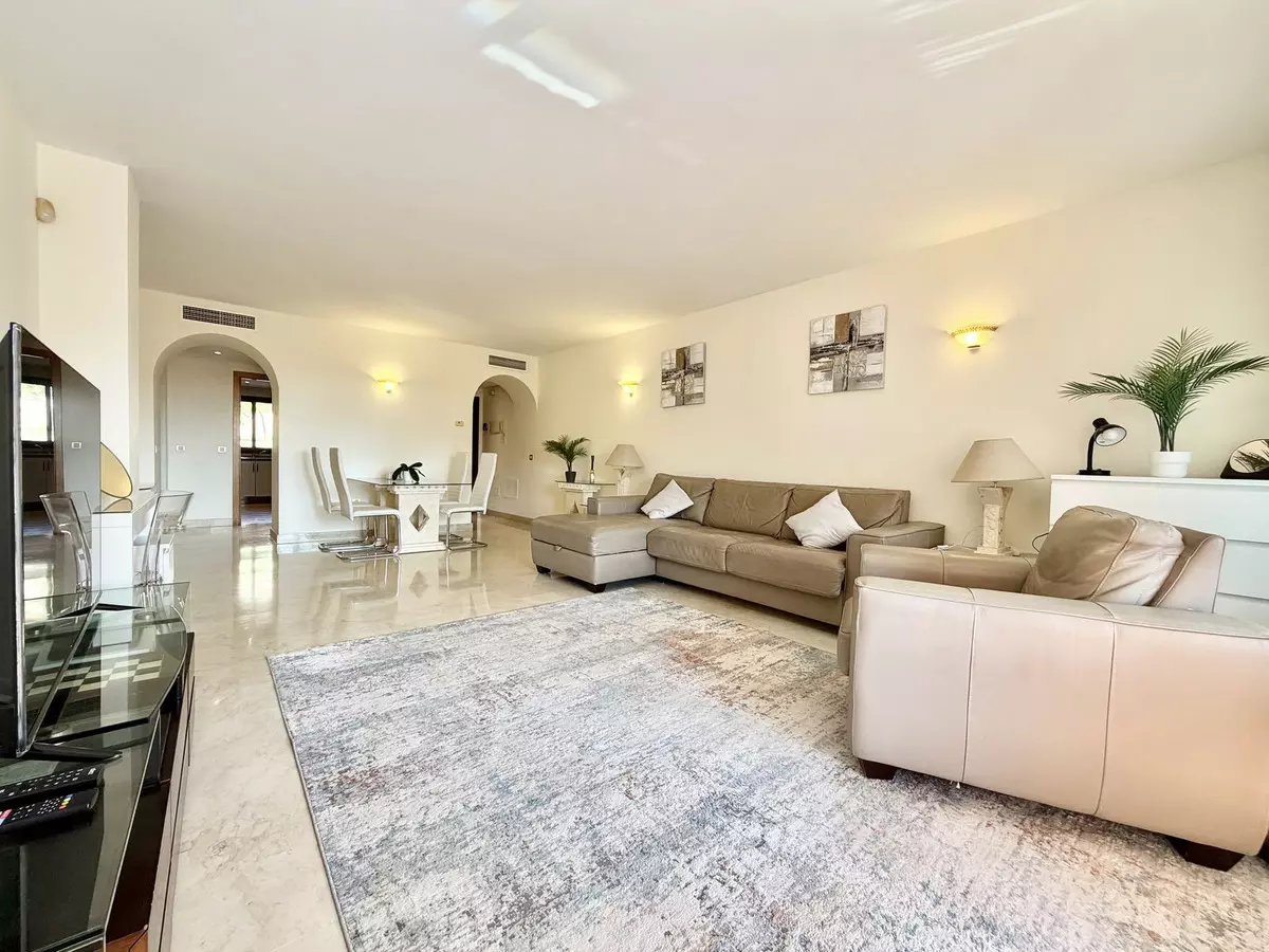2-bedroom Apartment In Benahavis, Spain (128 M²)