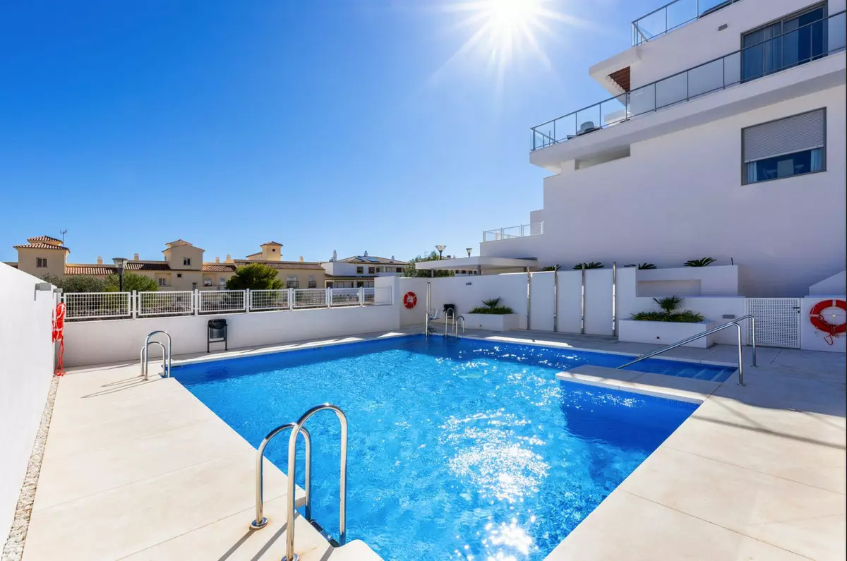 3-bedroom Apartment In Benalmádena, Spain (115 M²)