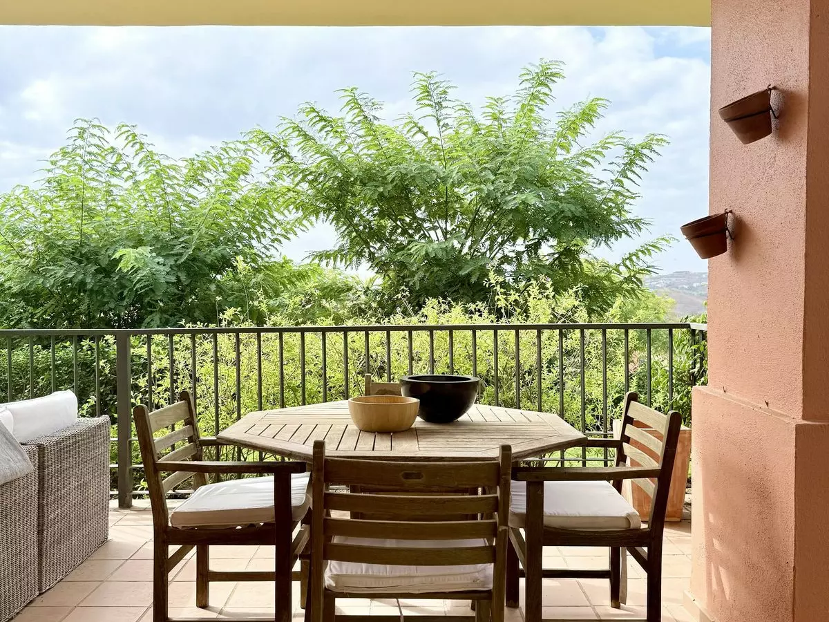 2-bedroom Apartment In Benahavis, Spain (100 M²)