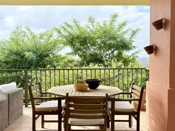 2-bedroom Apartment In Benahavis, Spain (100 M²)