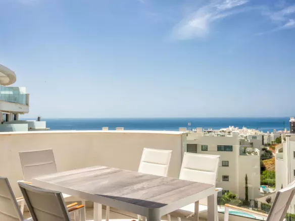 3-bedroom Apartment In Fuengirola, Spain (123 M²)