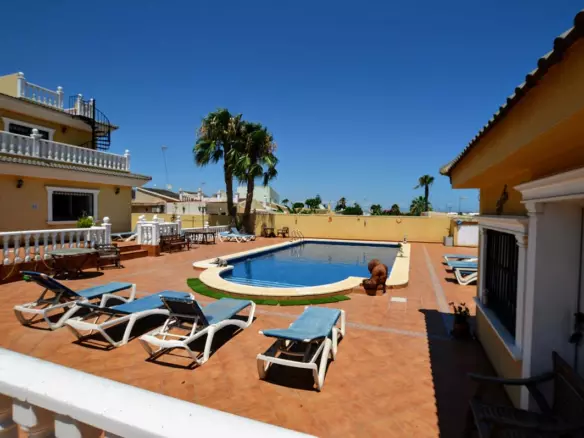 6-bedroom Villa In Orihuela, Spain (240 M²)