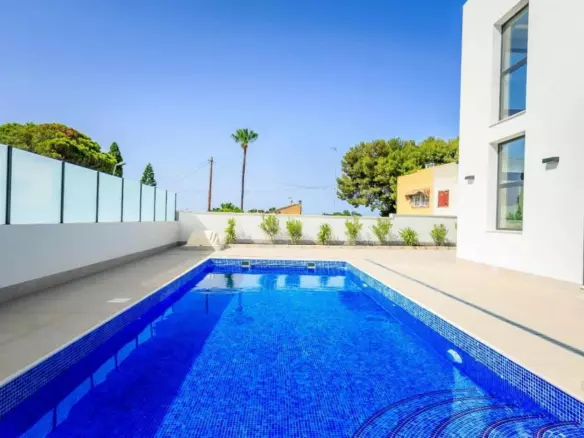 3-bedroom Town House In Orihuela, Spain (190 M²)