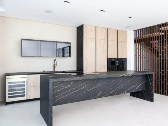3-bedroom Villa In Marbella, Spain (447 M²)