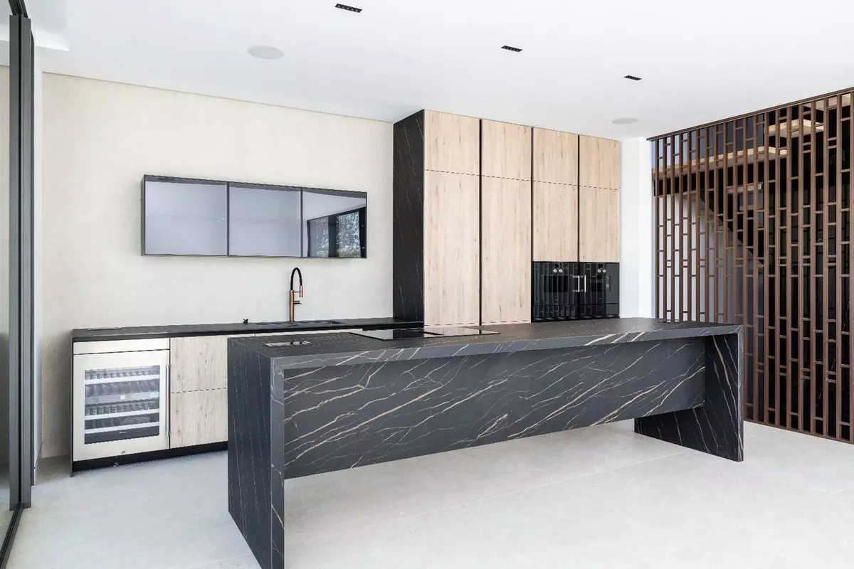 3-bedroom Villa In Marbella, Spain (447 M²)
