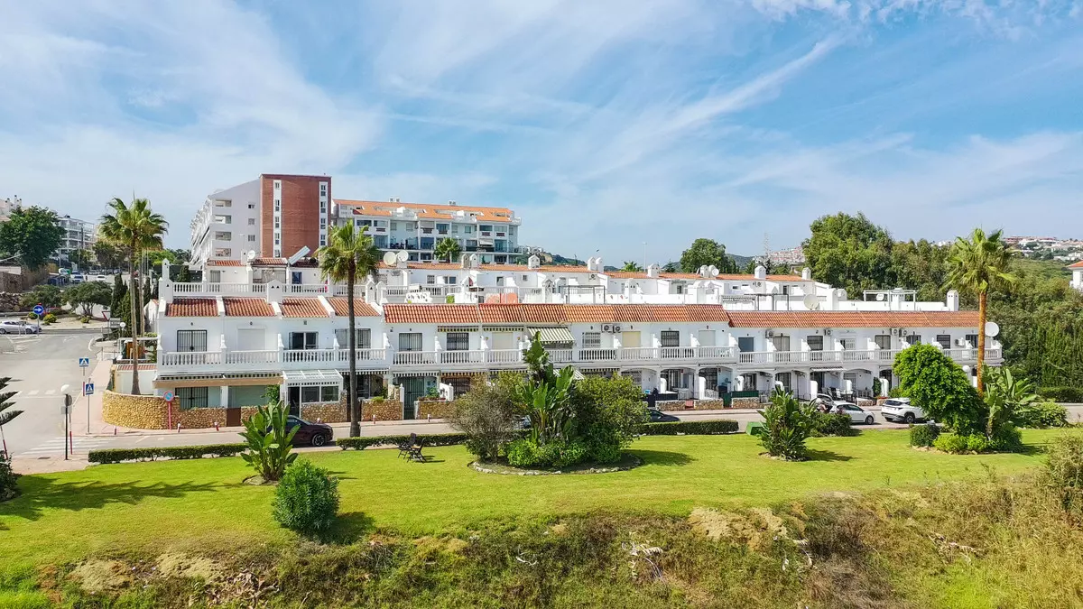 2-bedroom Town House In Manilva, Spain (64 M²)