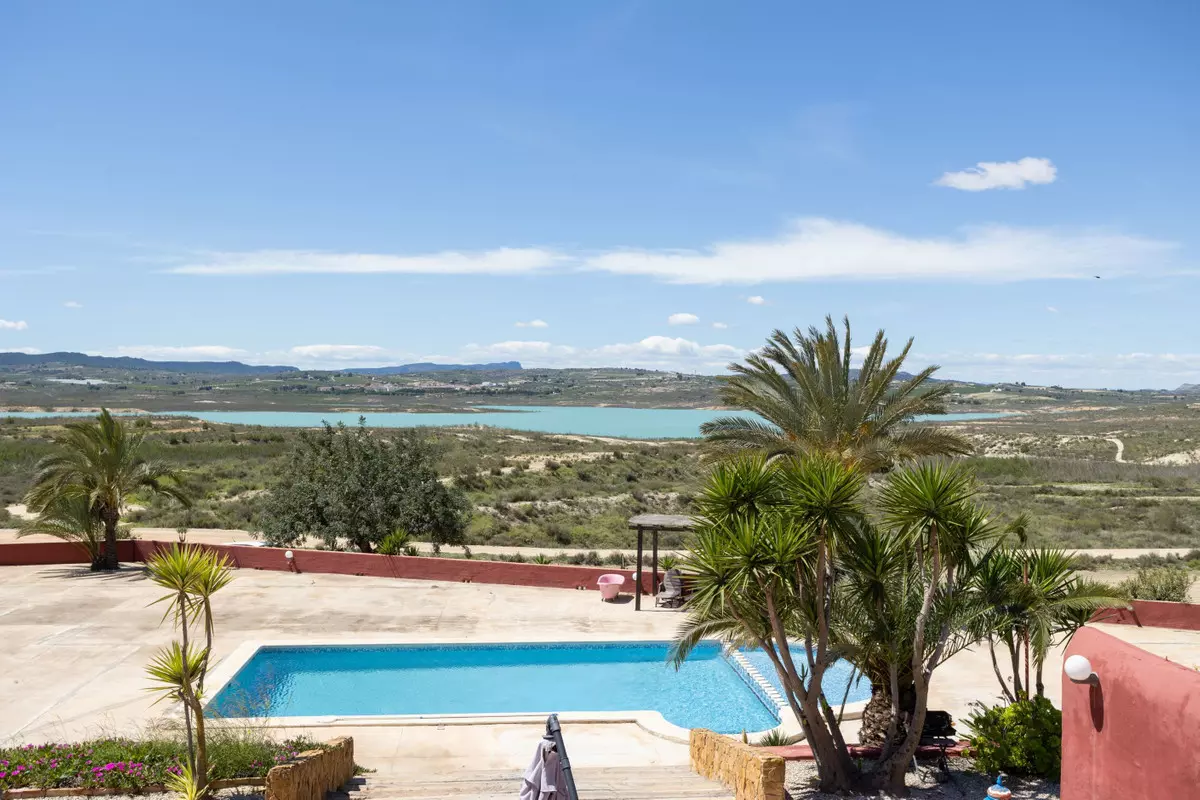4-bedroom Villa In San Miguel De Salinas, Spain (220 M²)