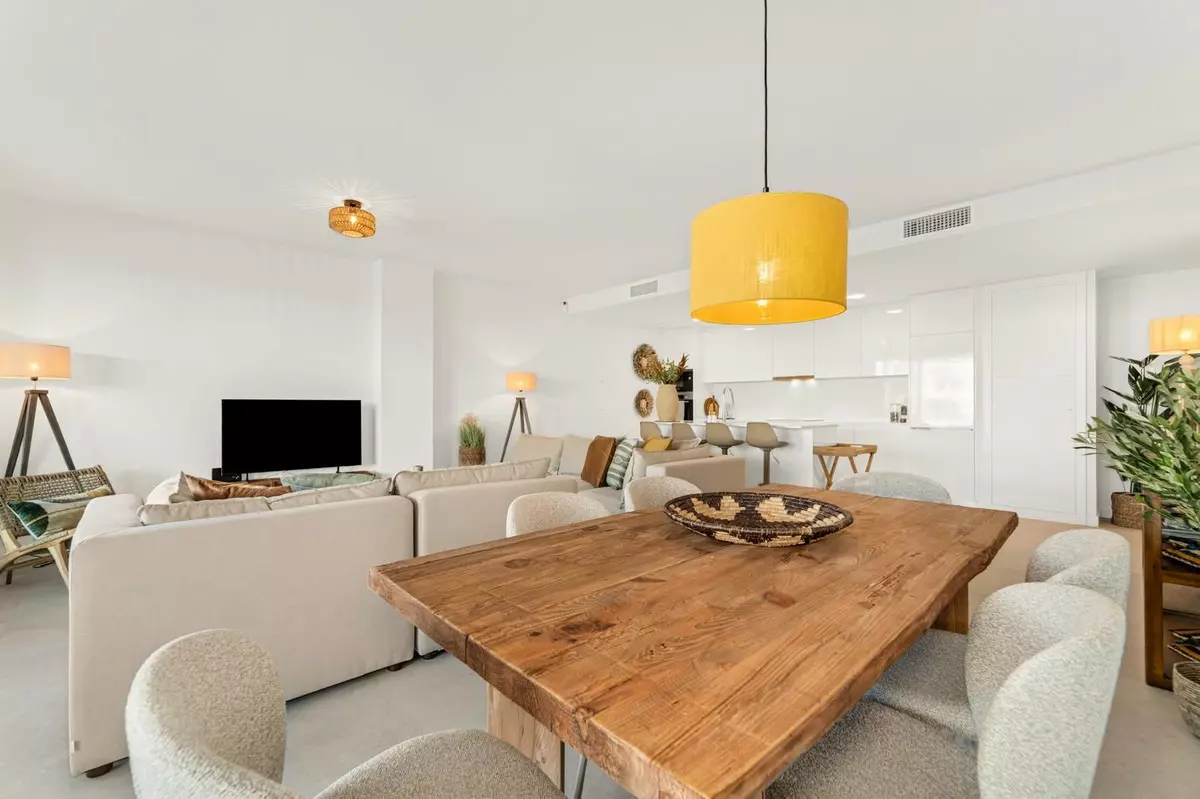 3-bedroom Apartment In Estepona, Spain (123 M²)