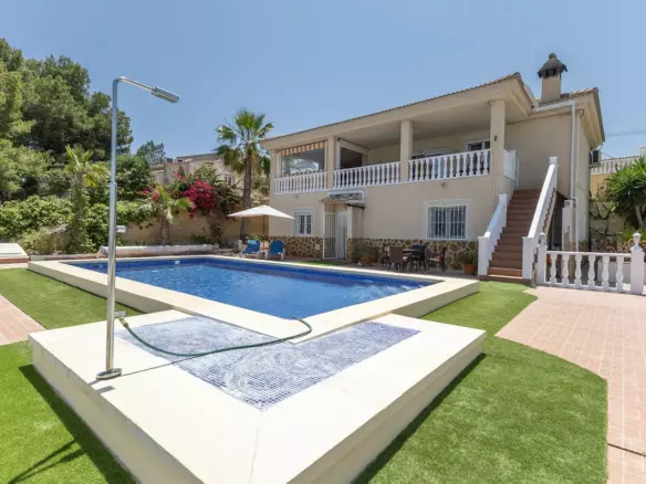 5-bedroom Villa In Algorfa, Spain (272 M²)