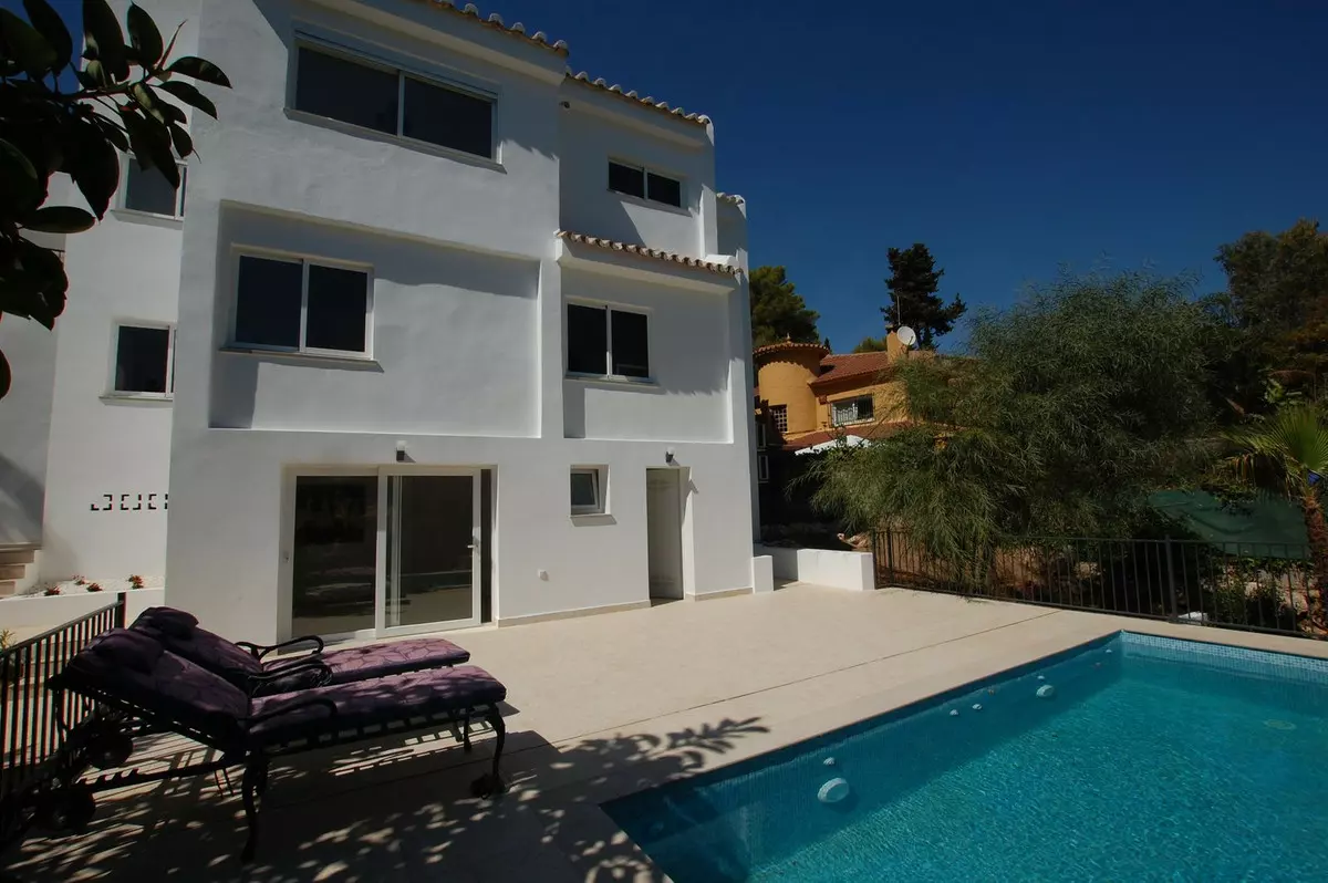 5-bedroom Villa In Mijas, Spain (265 M²)
