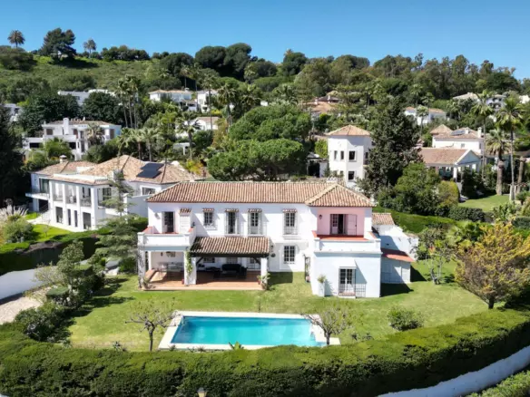 6-bedroom Villa In Marbella, Spain (521 M²)