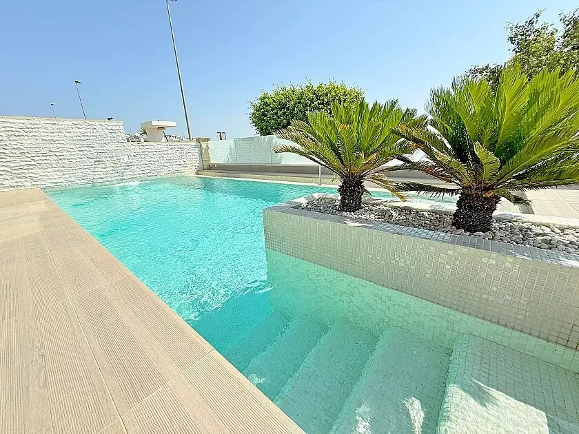 5-bedroom Villa In San Miguel De Salinas, Spain (316 M²)