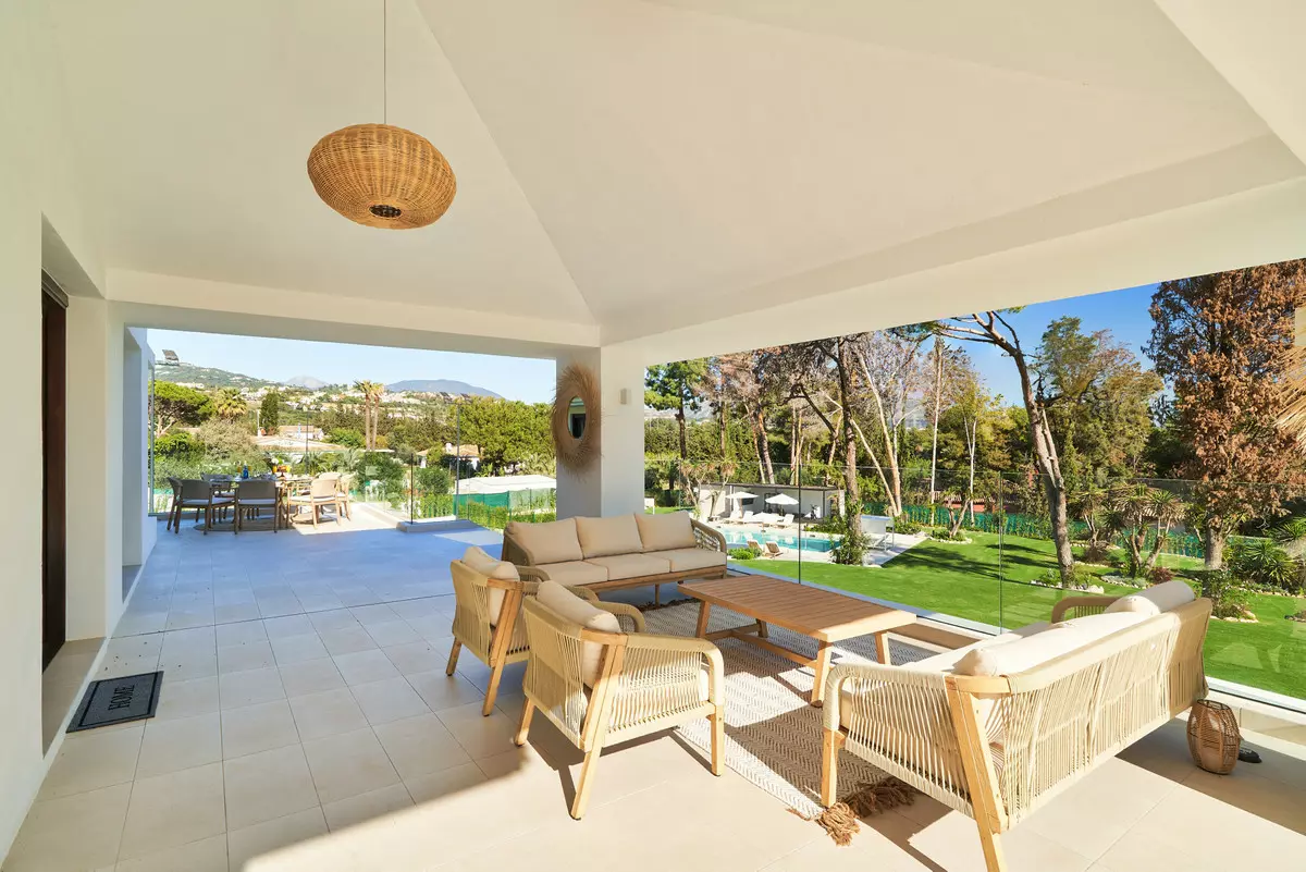 6-bedroom Villa In Marbella, Spain (449 M²)