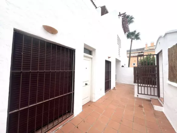 3-bedroom Apartment In Marbella, Spain (95 M²)