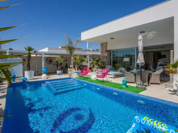 3-bedroom Villa In Torrevieja, Spain (140 M²)