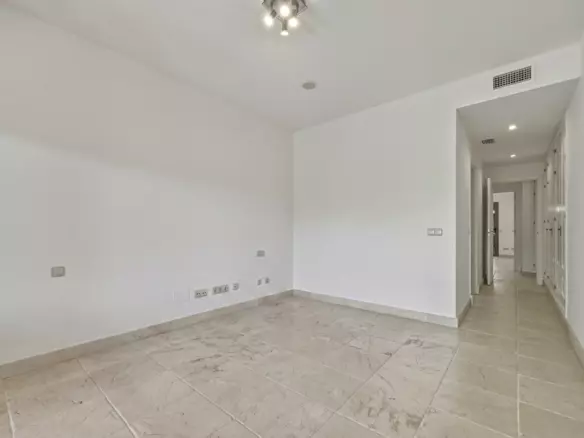 2-bedroom Apartment In Estepona, Spain (100 M²)