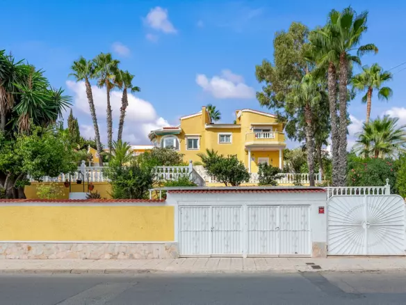 2-bedroom Villa In Rojales, Spain (132 M²)