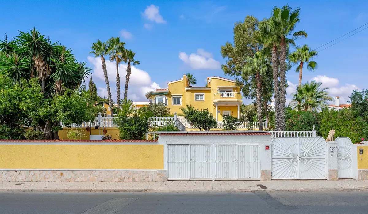 2-bedroom Villa In Rojales, Spain (132 M²)