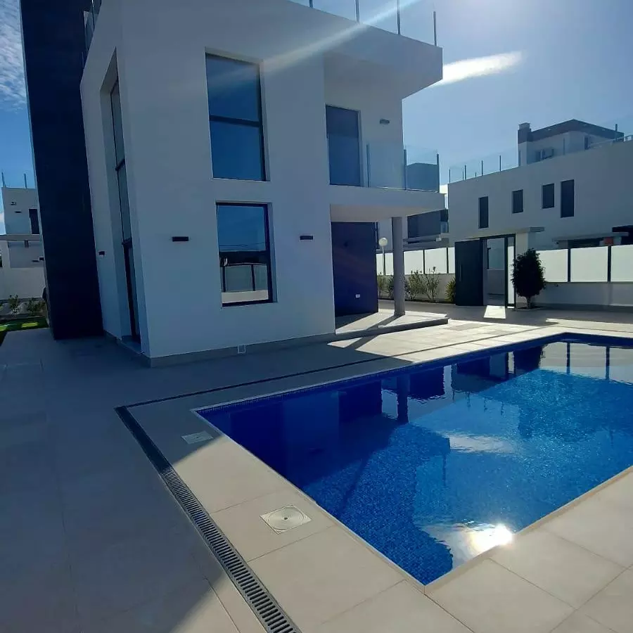 3-bedroom Town House In Orihuela, Spain (190 M²)