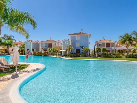 3-bedroom Apartment In Estepona, Spain (90 M²)