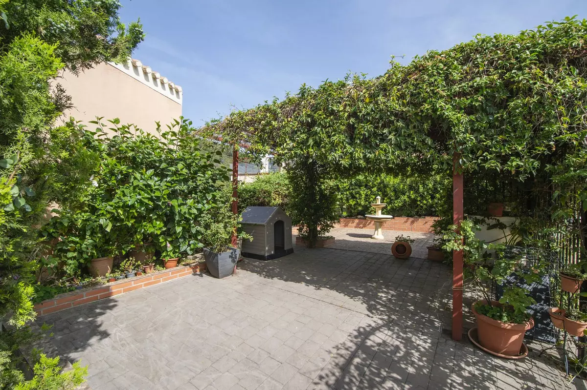 3-bedroom Villa In Estepona, Spain (202 M²)