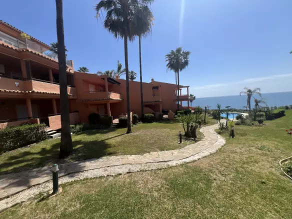 3-bedroom Apartment In Estepona, Spain (113 M²)