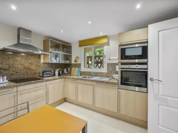 2-bedroom Apartment In Estepona, Spain (155 M²)