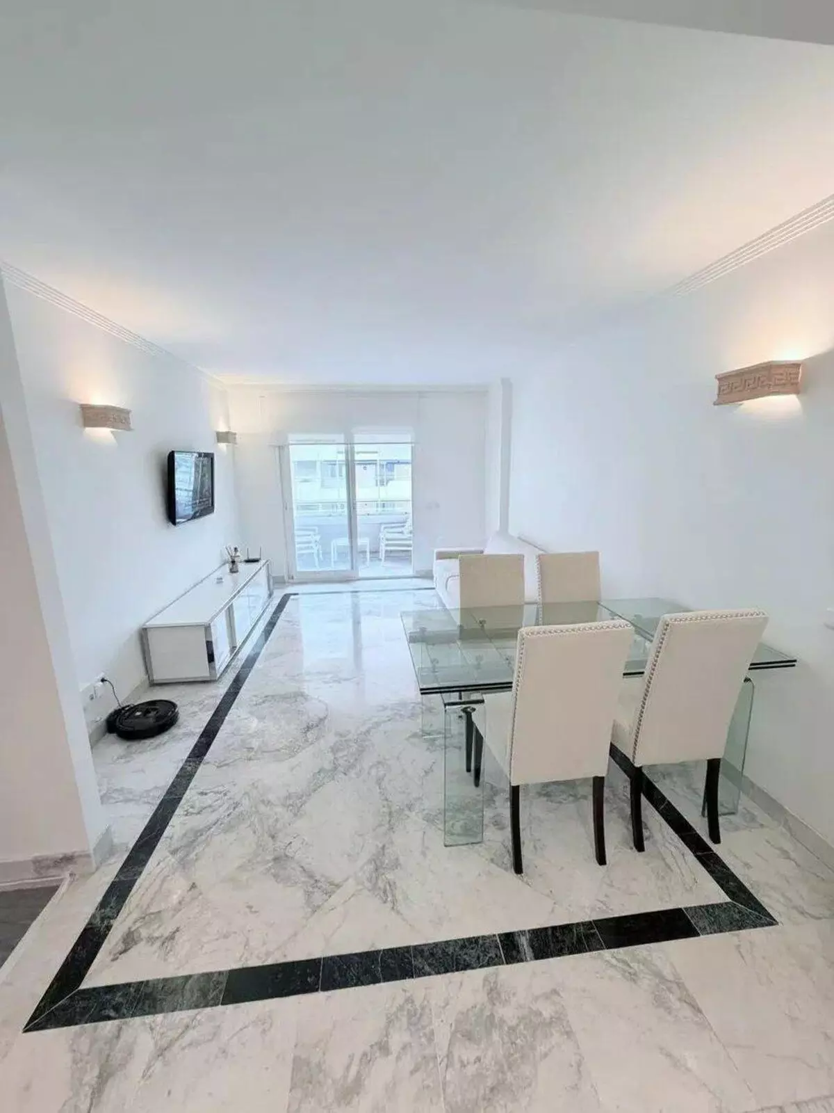 ShowFeedImage-b70ded 1-bedroom Apartment In Marbella, Spain (60 M²)