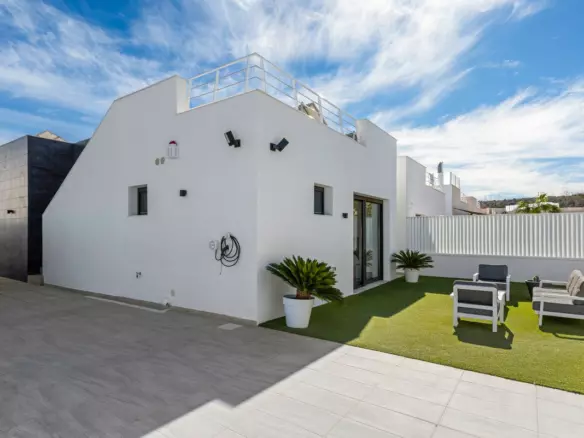 4-bedroom Villa In San Miguel De Salinas, Spain (272 M²)