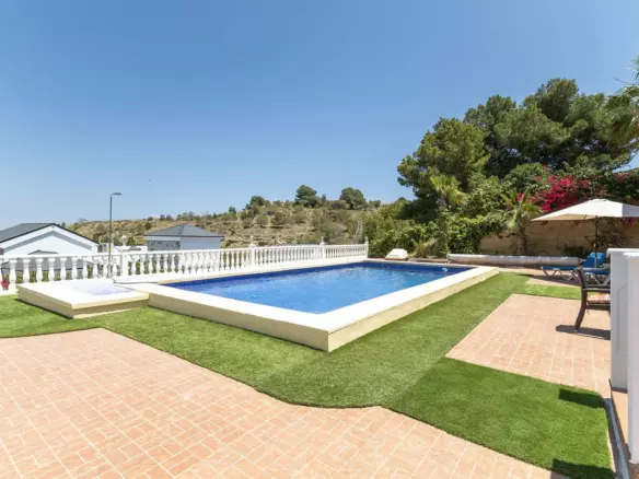 5-bedroom Villa In Algorfa, Spain (272 M²)