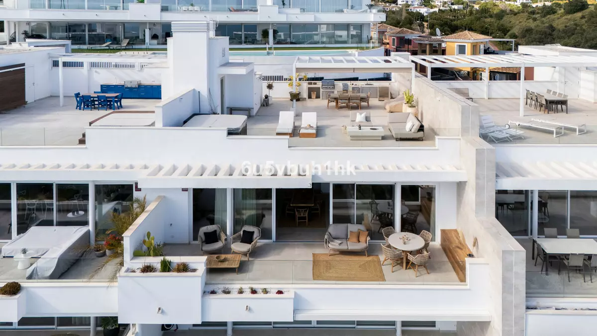 3-bedroom Apartment In Benalmádena, Spain (260 M²)