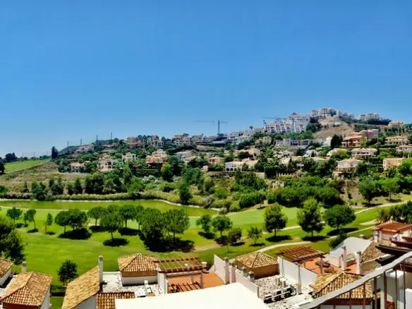 3-bedroom Apartment In Benahavis, Spain (108 M²)