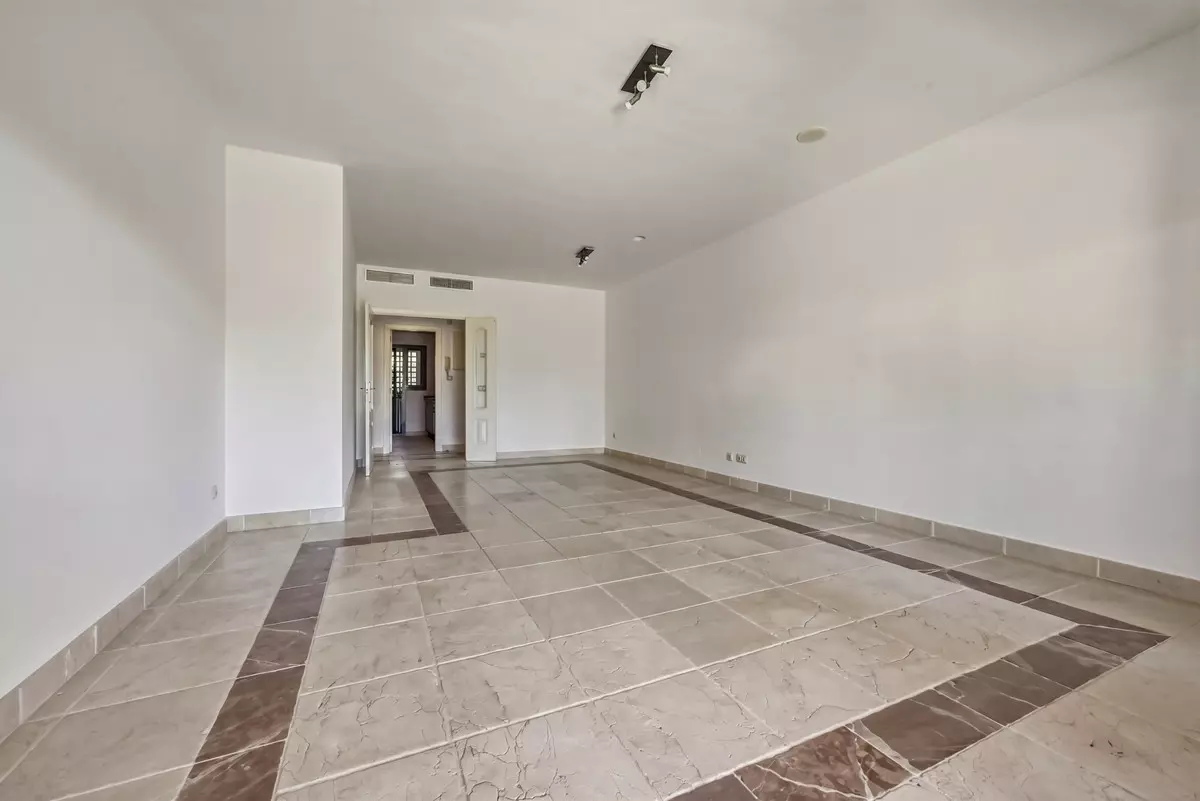 2-bedroom Apartment In Estepona, Spain (100 M²)