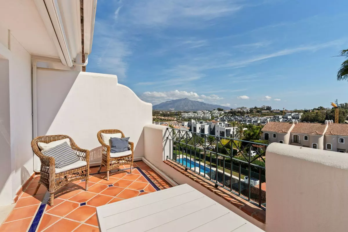 3-bedroom Town House In Estepona, Spain (165 M²)