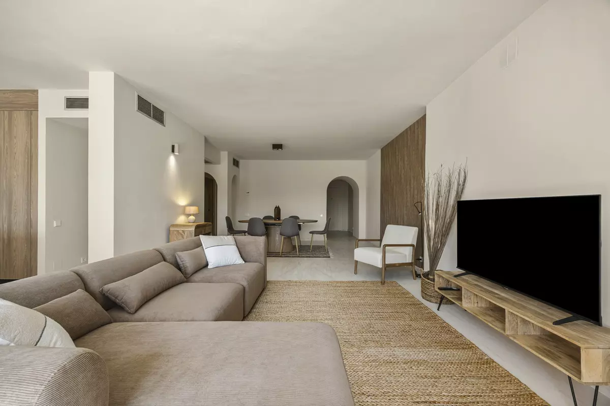 3-bedroom Apartment In Estepona, Spain (298 M²)