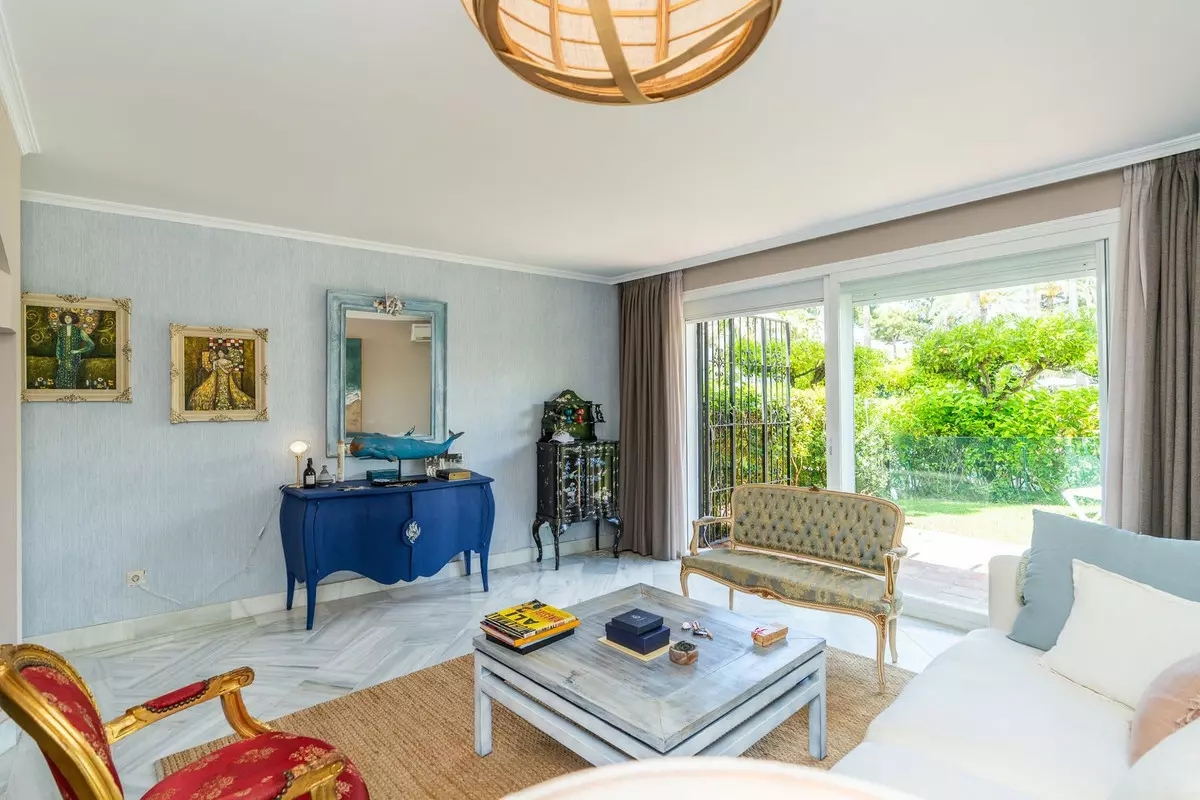 1-bedroom Apartment In Marbella, Spain (76 M²)
