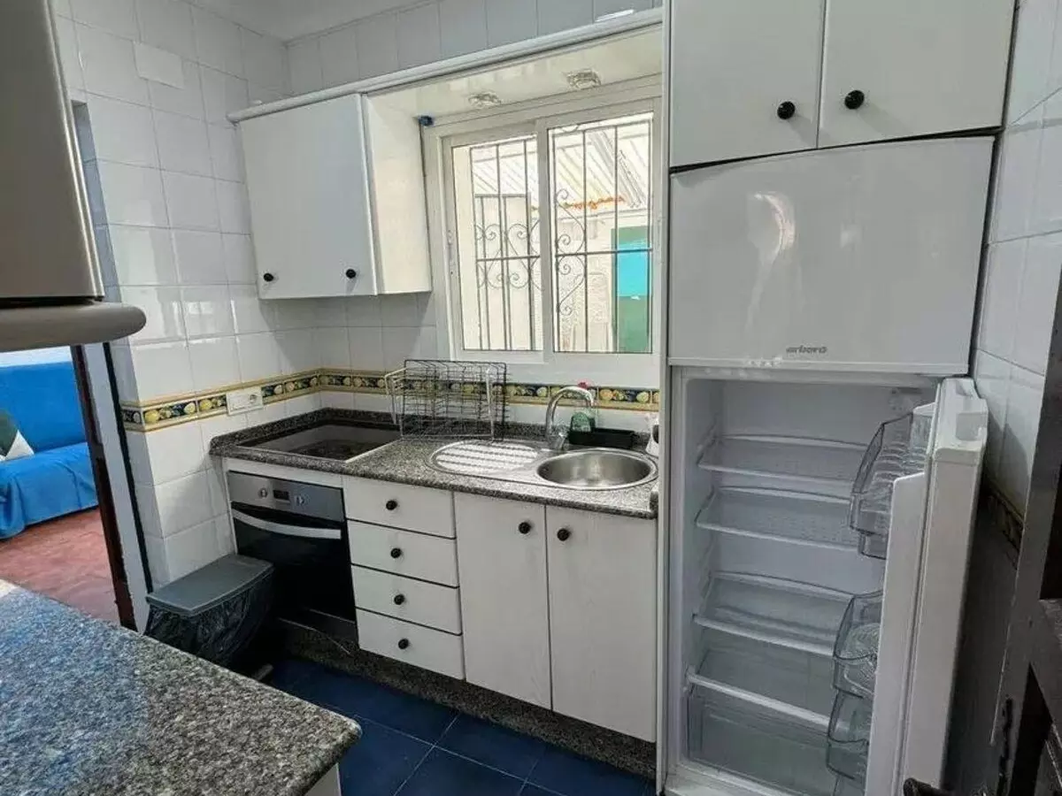 3-bedroom Villa In Estepona, Spain (100 M²)