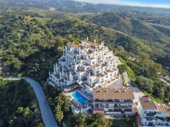 2-bedroom Apartment In Estepona, Spain (104 M²)