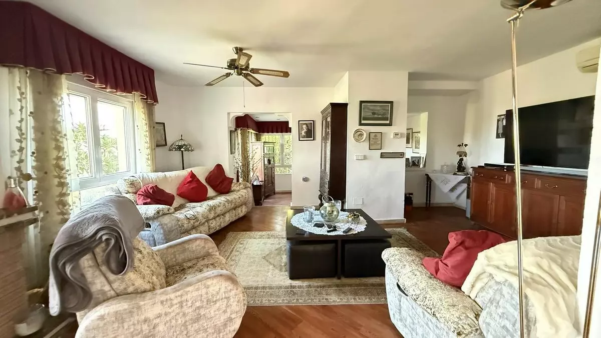 5-bedroom Villa In Orihuela, Spain (220 M²)