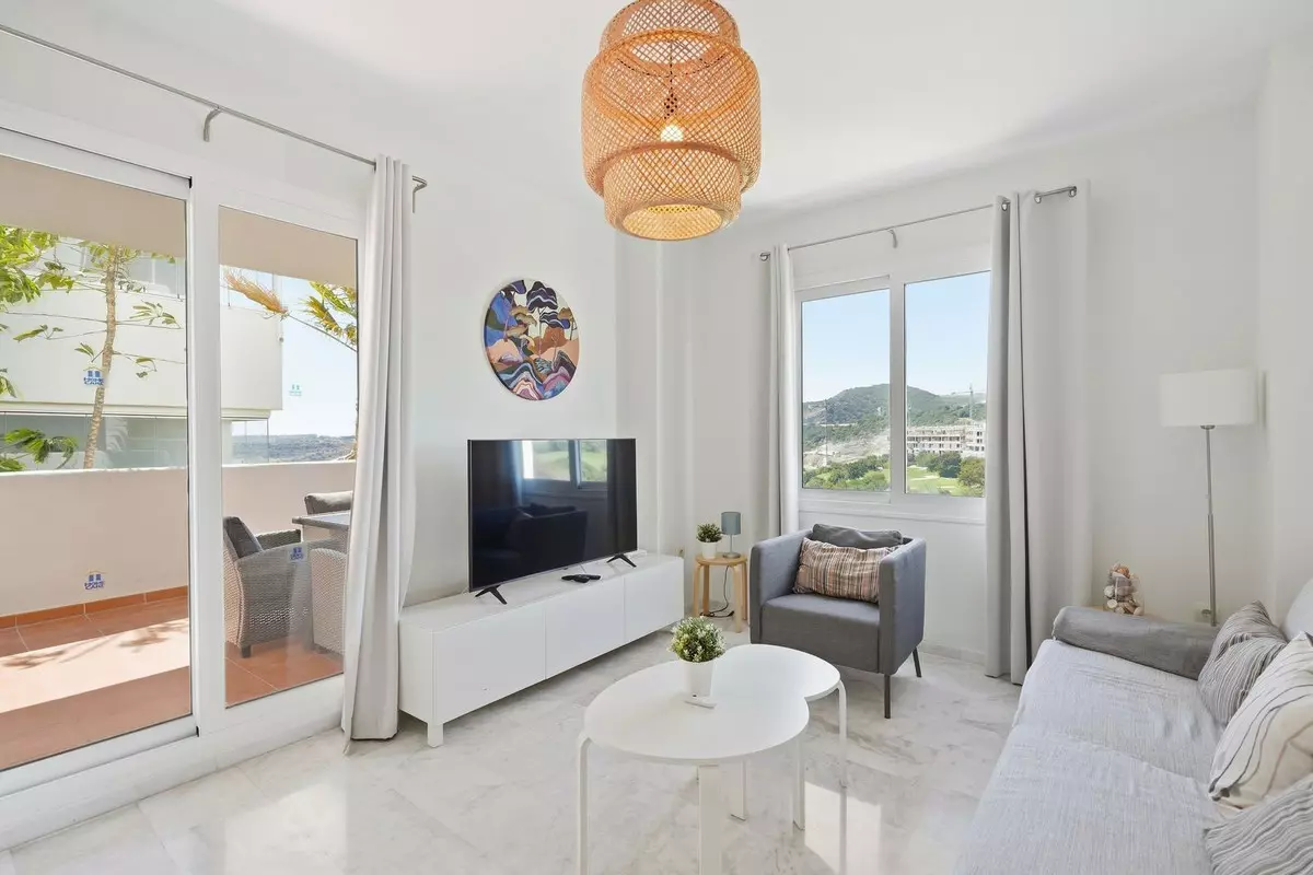 2-bedroom Apartment In Estepona, Spain (86 M²)