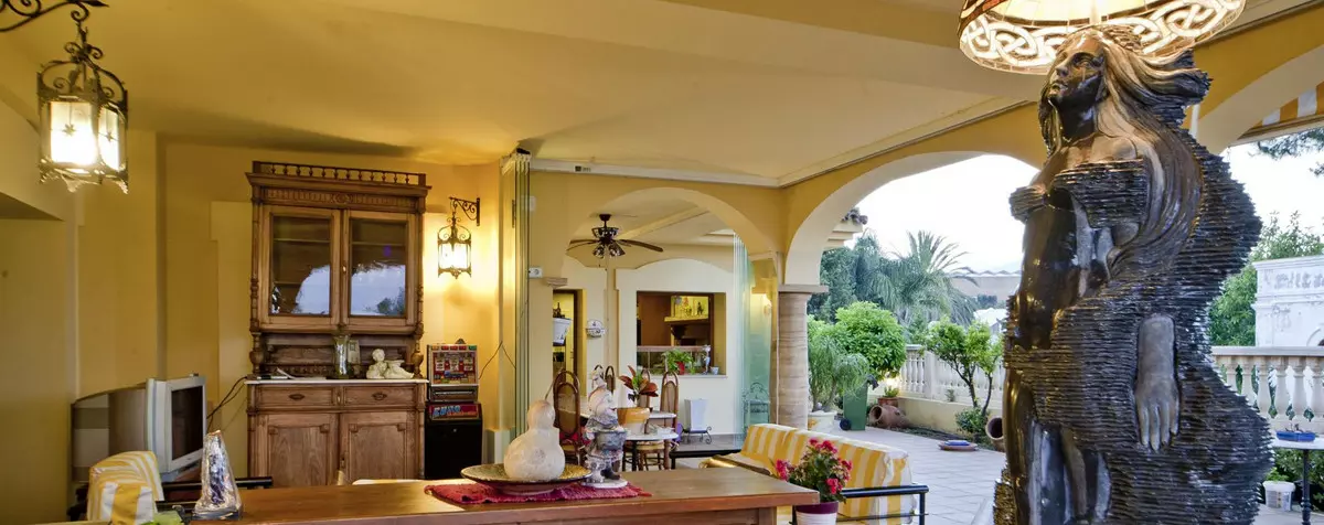 6-bedroom Villa In Marbella, Spain (1.440 M²)