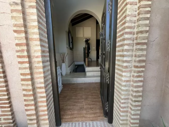 6-bedroom Villa In Elche, Spain (5.500 M²)