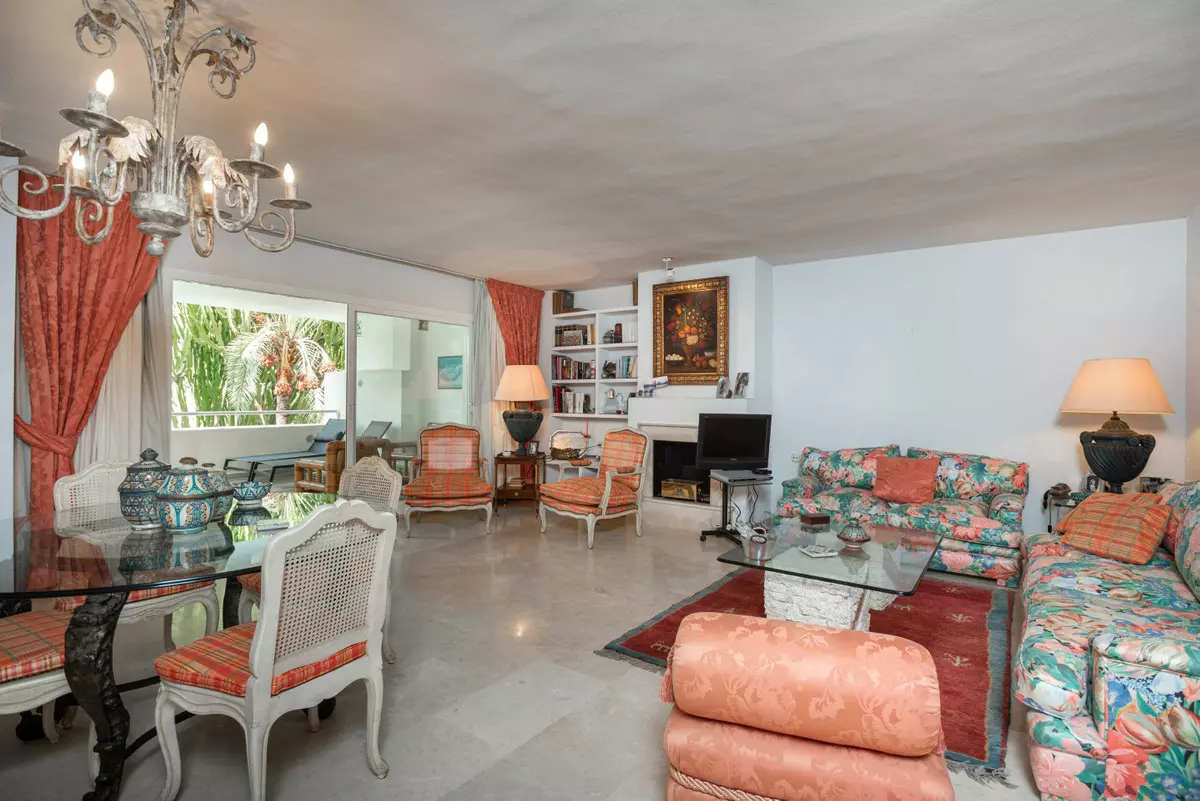 3-bedroom Apartment In Marbella, Spain (121 M²)