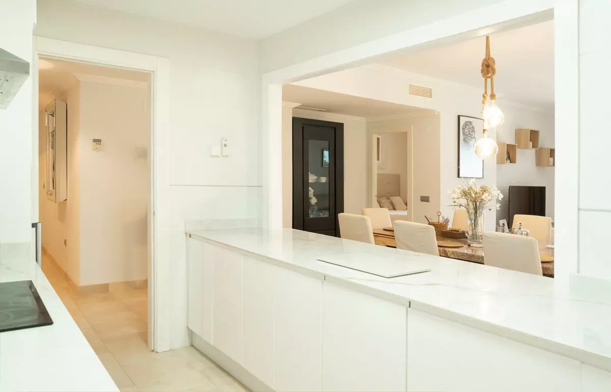 3-bedroom Apartment In Benahavis, Spain (128 M²)