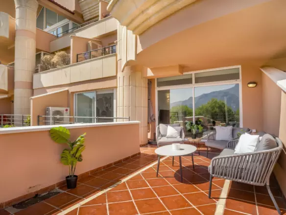 2-bedroom Apartment In Marbella, Spain (113 M²)