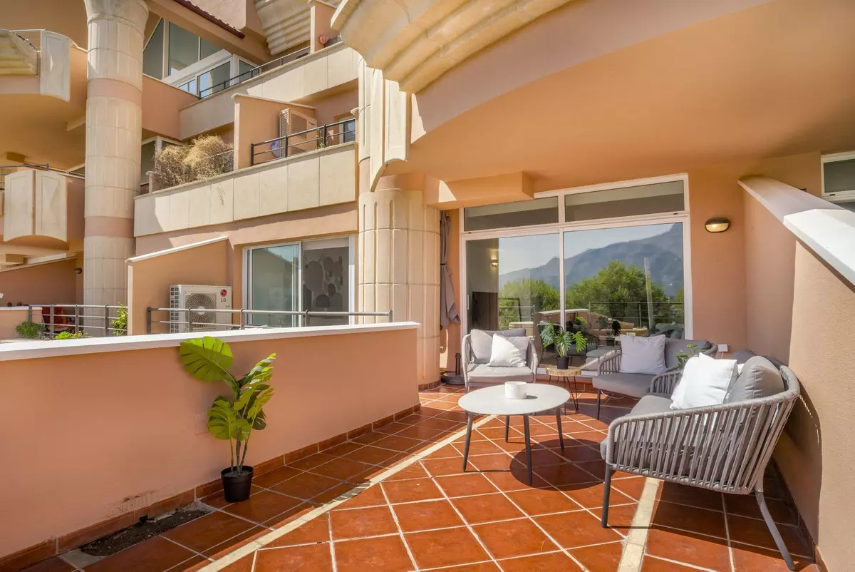 2-bedroom Apartment In Marbella, Spain (113 M²)